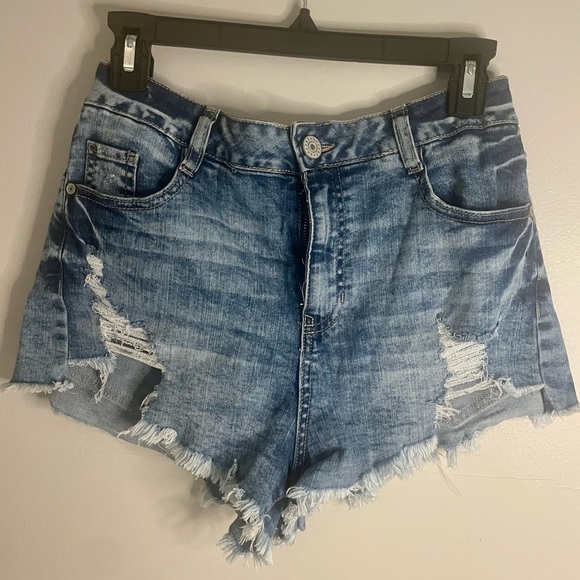 Size 8 Refuge short shorts - Picture 1 of 4